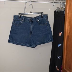 AMERICAN EAGLE jean denim mom shorts